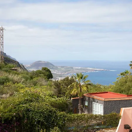 Sea & Mountain Views Apt. With Terrace